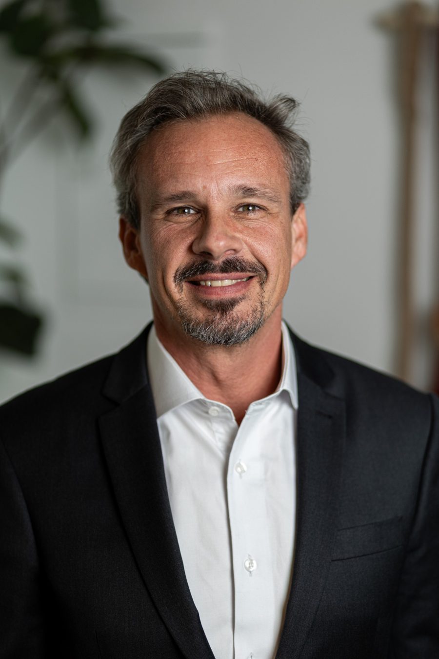 Dr. Ricardo Luba